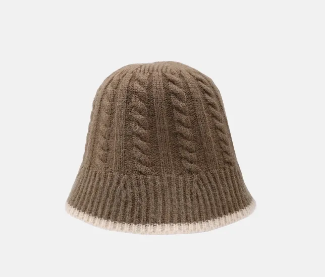 CABLE KNIT BUCKET HAT
