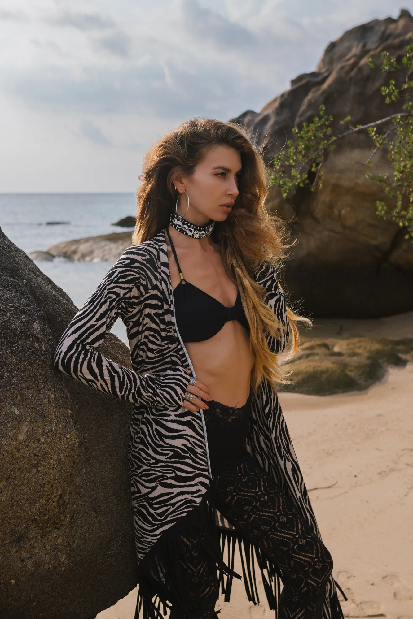 Cardigan in Black and White Print Decorated with Black Fringe