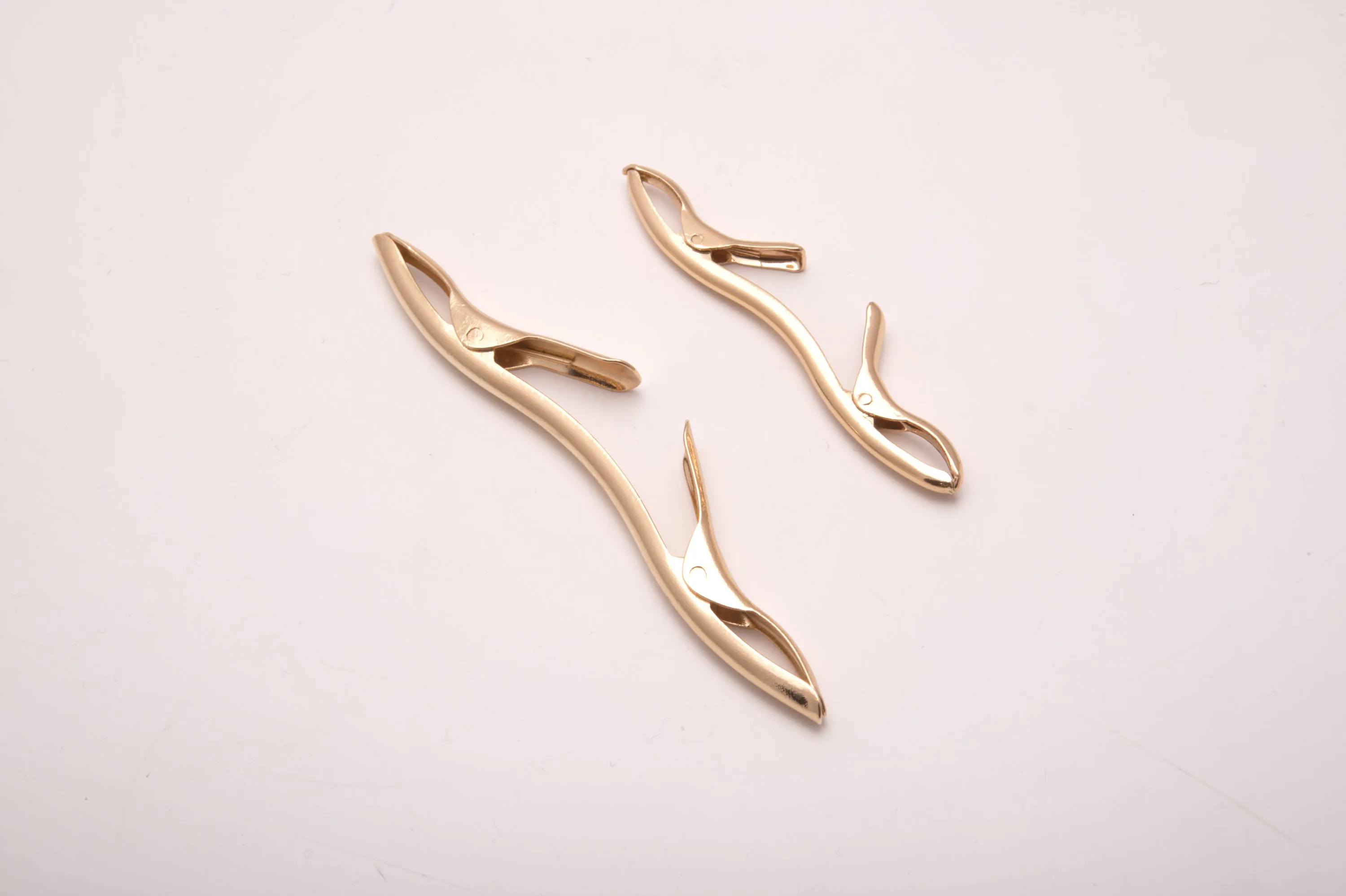 Gold Collar Clip for Narrow Spread Collars