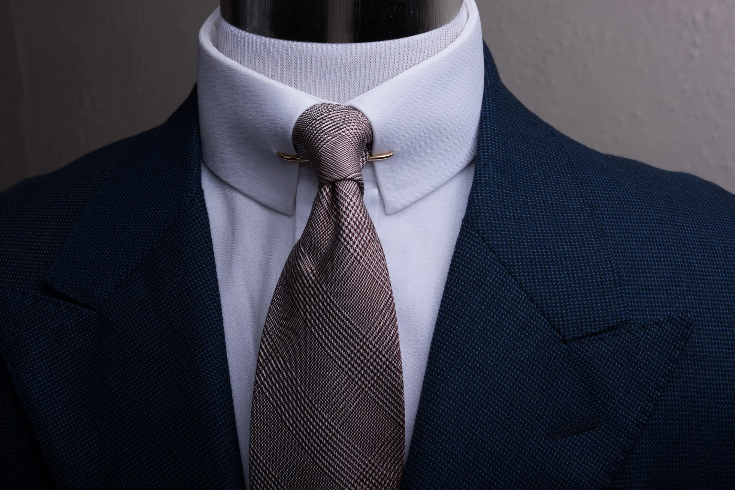 Gold Collar Clip for Narrow Spread Collars