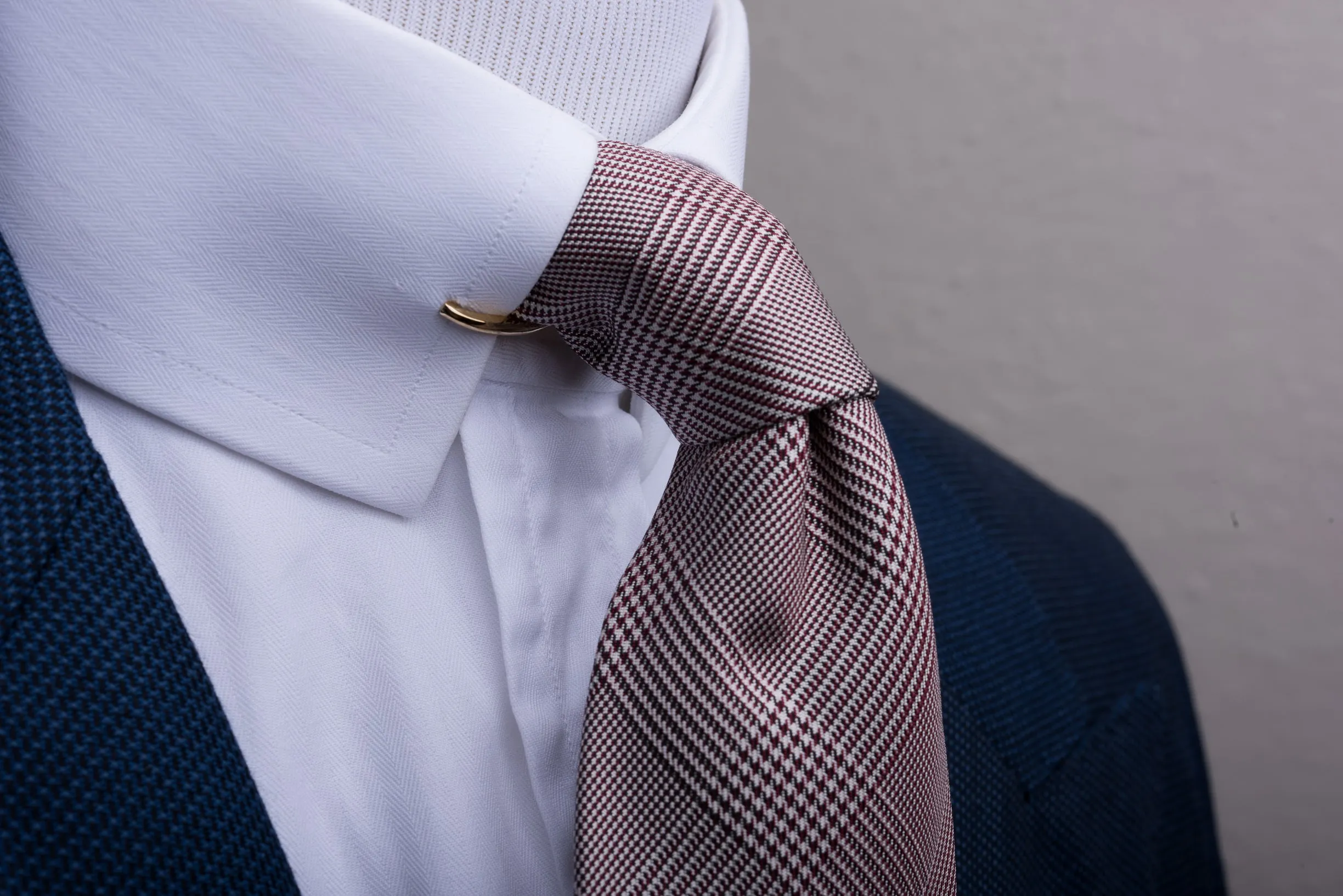 Gold Collar Clip for Narrow Spread Collars