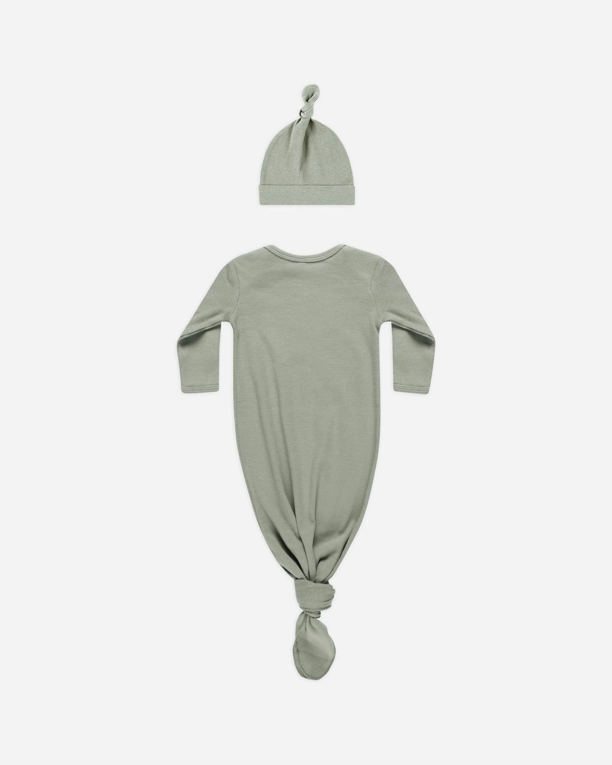 Knotted Baby Gown   Hat Set || Basil