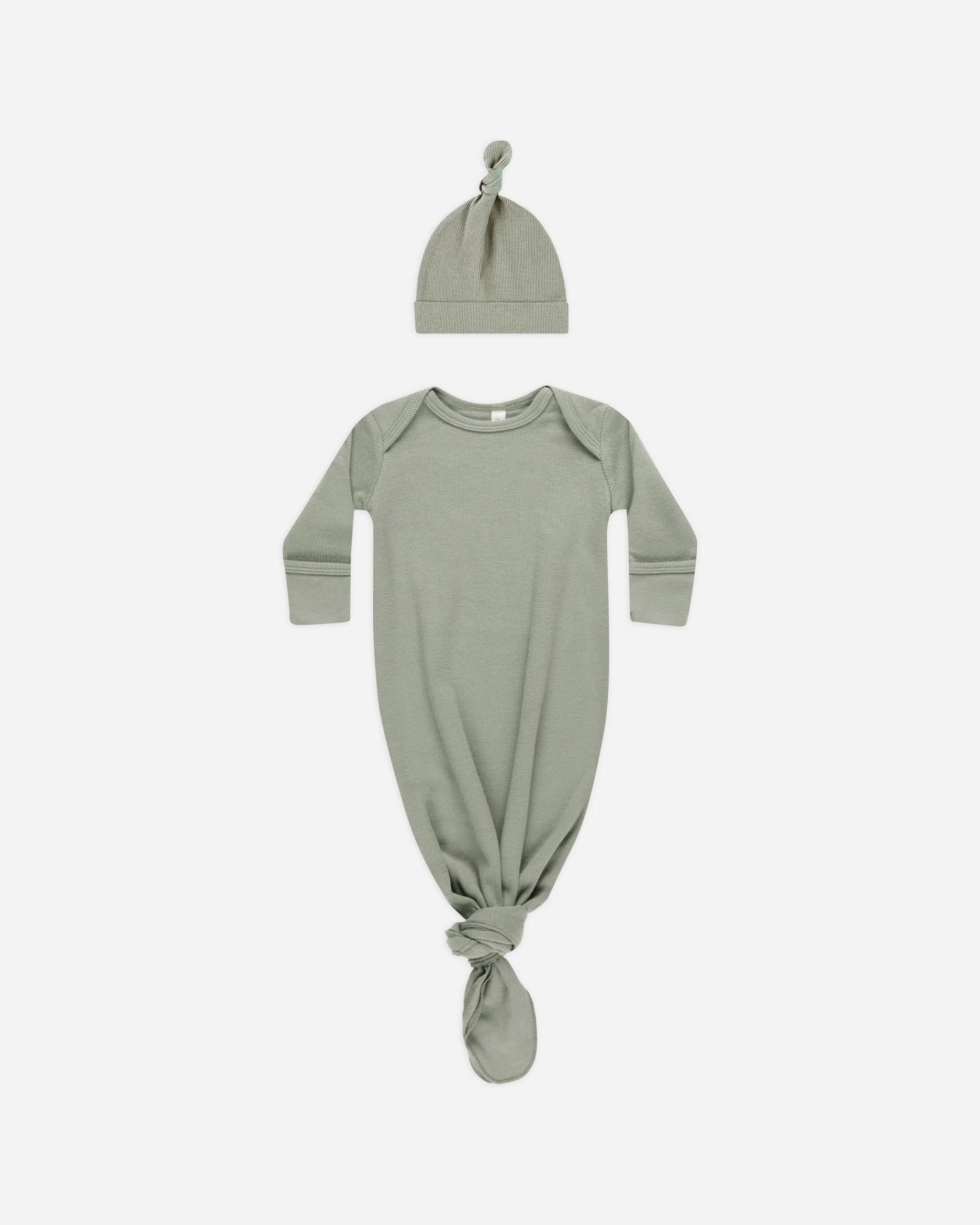 Knotted Baby Gown   Hat Set || Basil
