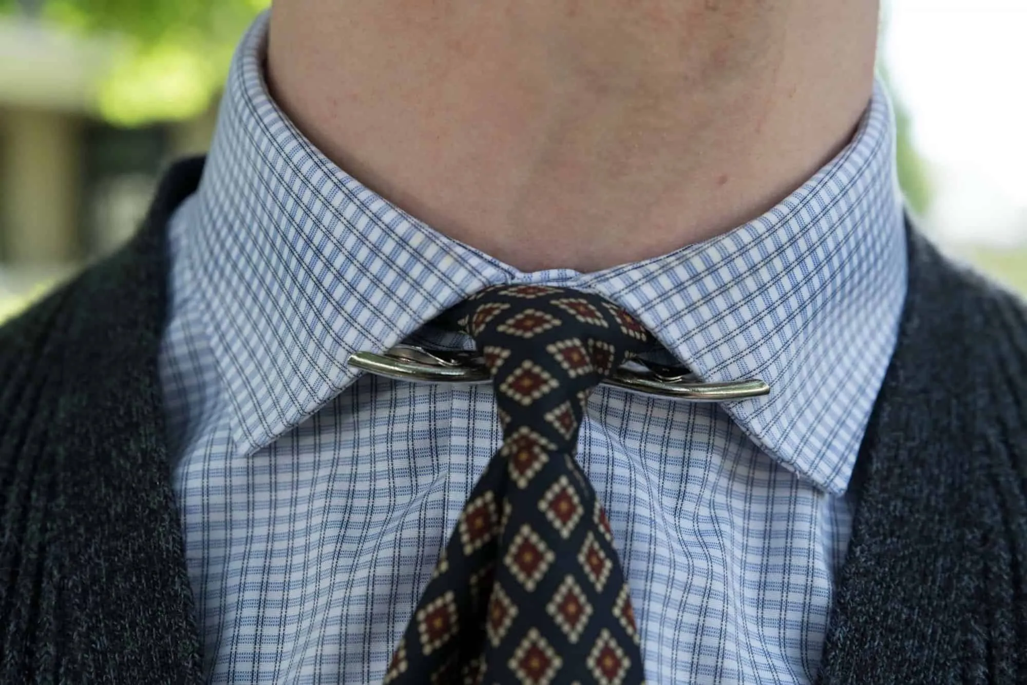 Silver Collar Clip for Narrow Spread Collars