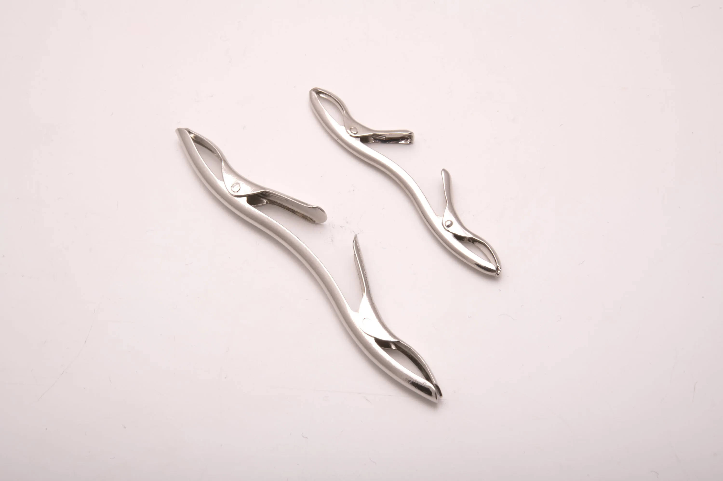 Silver Collar Clip for Narrow Spread Collars