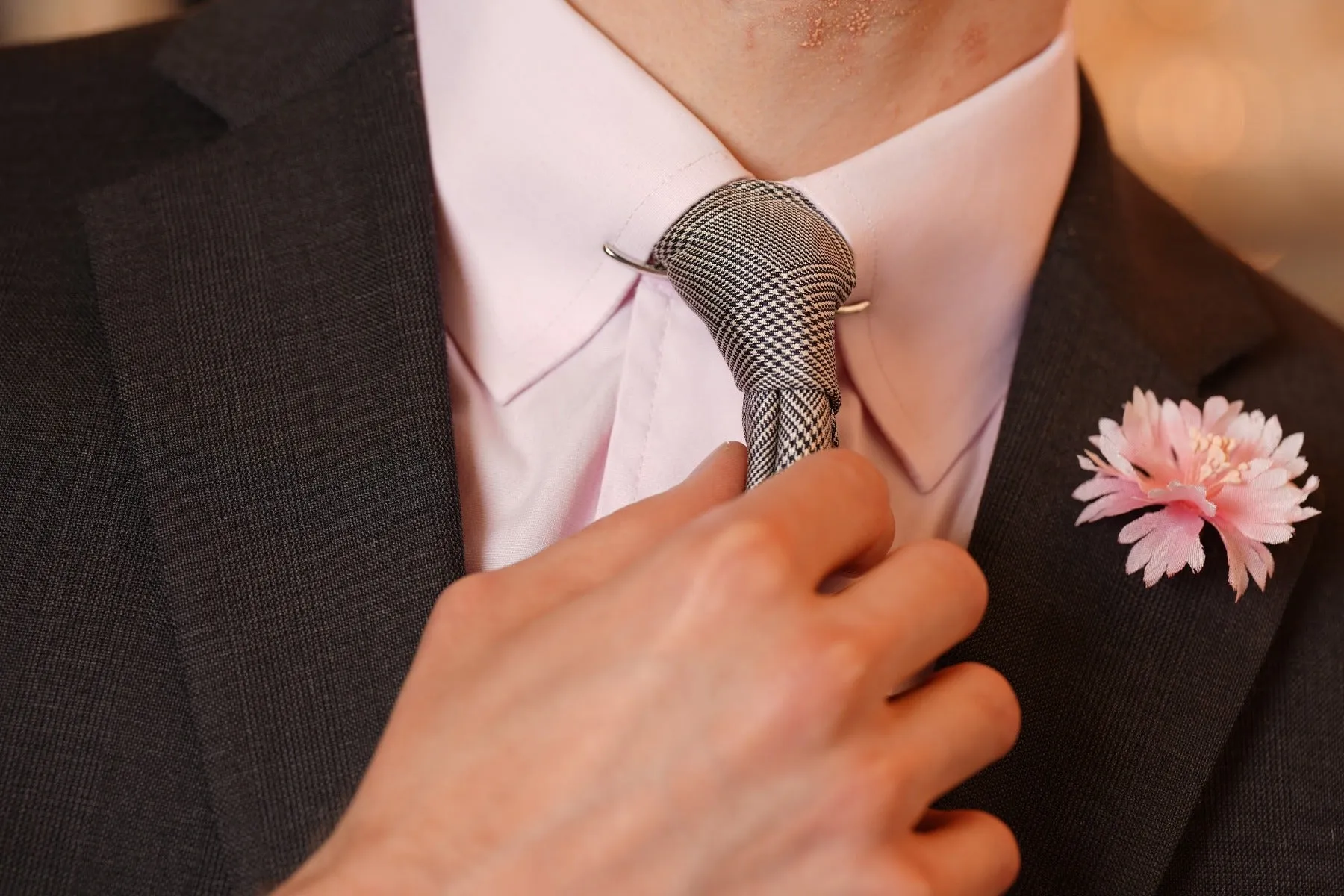Silver Collar Clip for Narrow Spread Collars