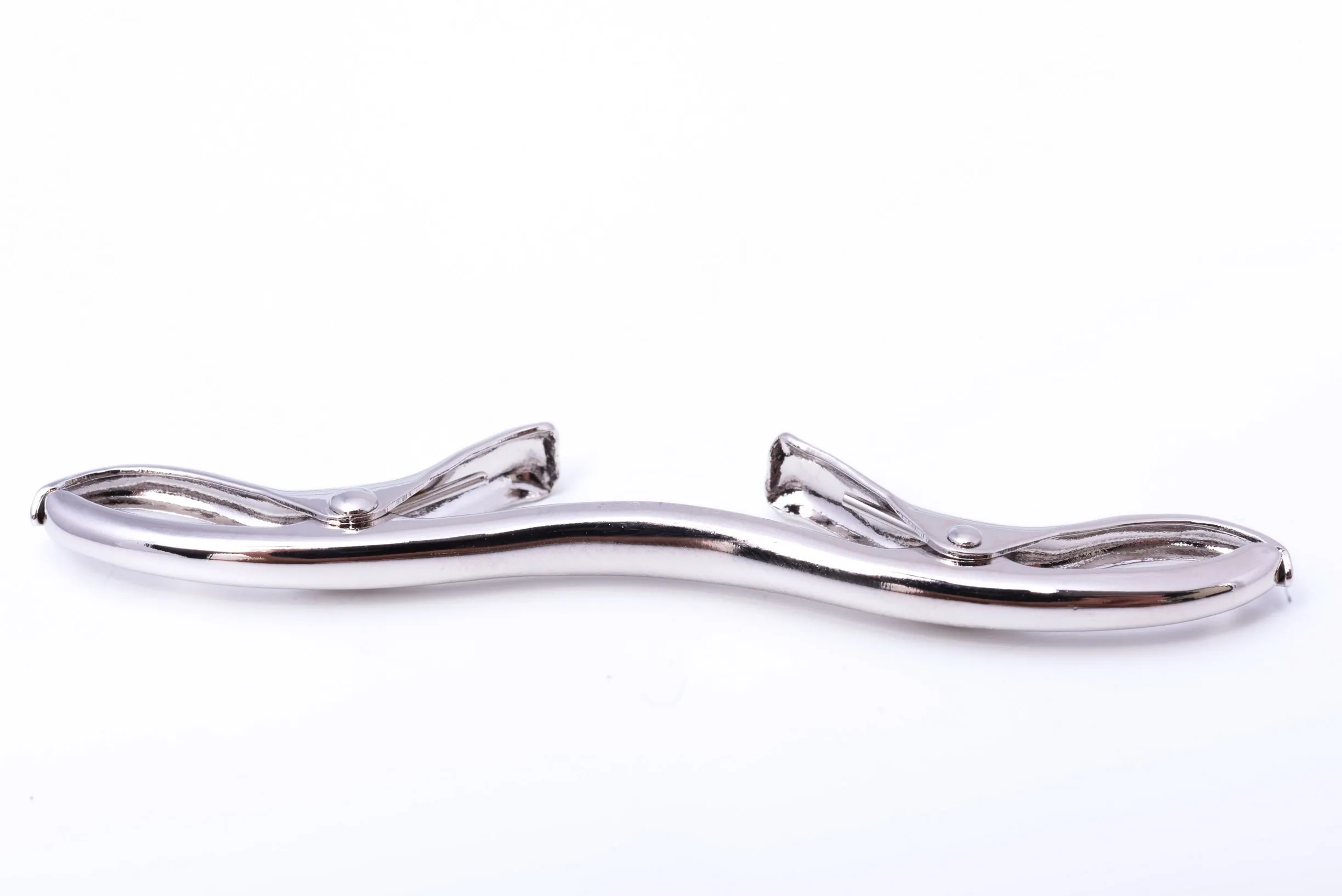 Silver Collar Clip for Narrow Spread Collars